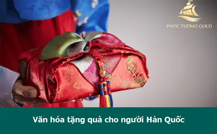 Văn hóa tặng quà của người Trung Quốc: Điều nên làm và nên tránh