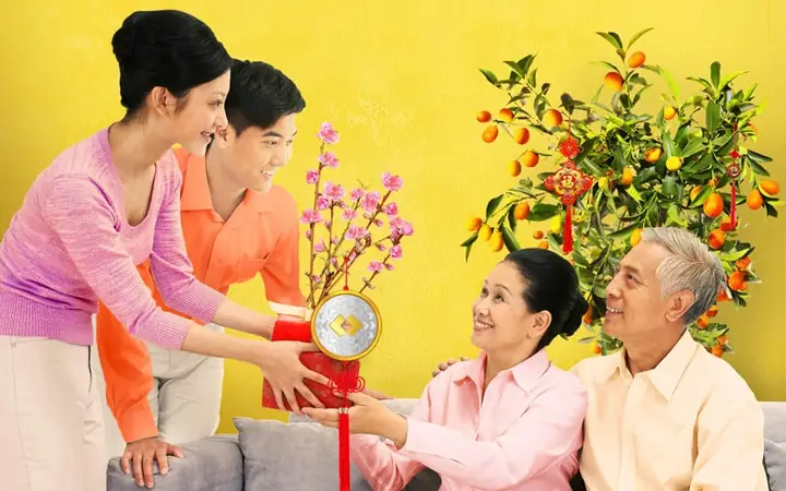 Về Quê Nên Mua Quà Gì? Gợi Ý Quà Tặng Ý Nghĩa Cho Gia Đình