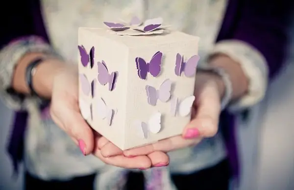 Hướng dẫn vẽ trang trí hộp quà bằng kỹ thuật origami và calligraphy?