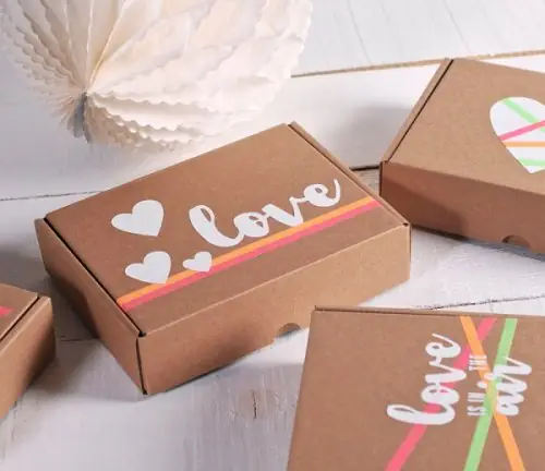 Hướng dẫn vẽ trang trí hộp quà bằng kỹ thuật origami và calligraphy?