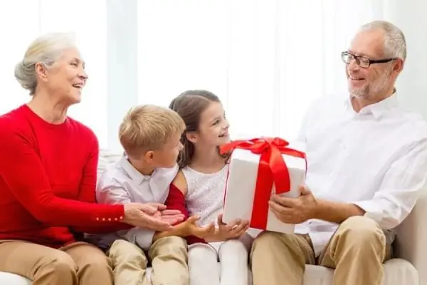 Viết Gì Khi Tặng Quà? Lời Chúc Ý Nghĩa Cho Mọi Dịp & Đối Tượng Viết Gì Khi Tặng Quà? Lời Chúc Ý Nghĩa Cho Mọi Dịp & Đối Tượng
