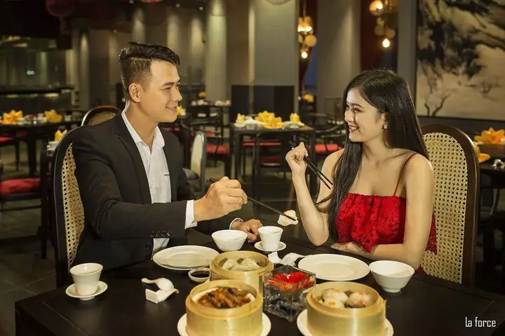 Vợ tặng quà cho chồng: Gợi ý chọn quà ý nghĩa và bất ngờ