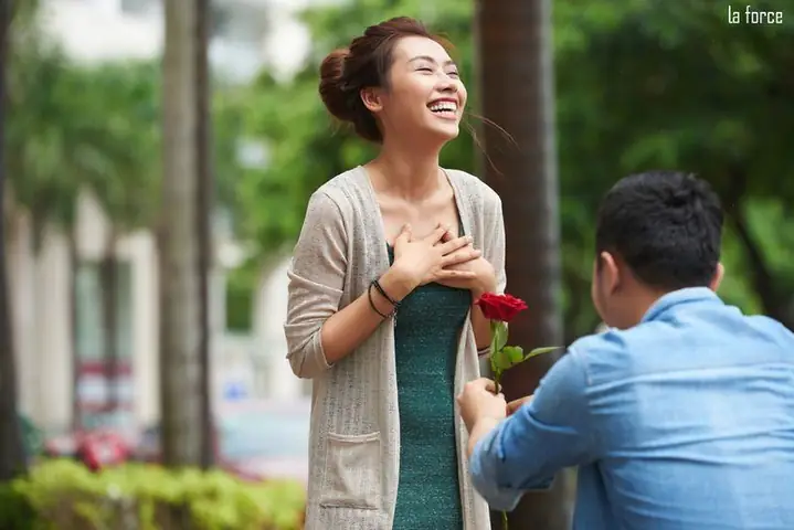 Vợ tặng quà cho chồng: Gợi ý chọn quà ý nghĩa và bất ngờ