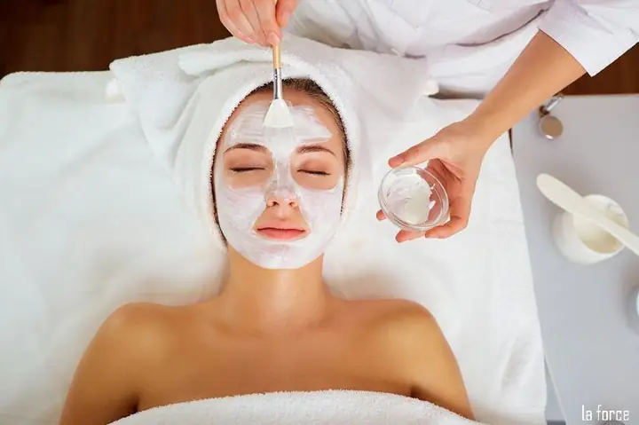 Vợ tặng quà cho chồng: Gợi ý chọn quà ý nghĩa và bất ngờ