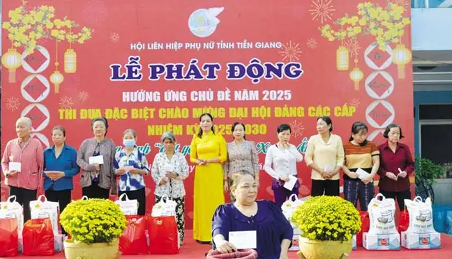 Ý Nghĩa Tặng Quà Tết Cho Người Nghèo: Hướng Dẫn Chia Sẻ Đúng Cách Ý Nghĩa Tặng Quà Tết Cho Người Nghèo: Hướng Dẫn Chia Sẻ Đúng Cách