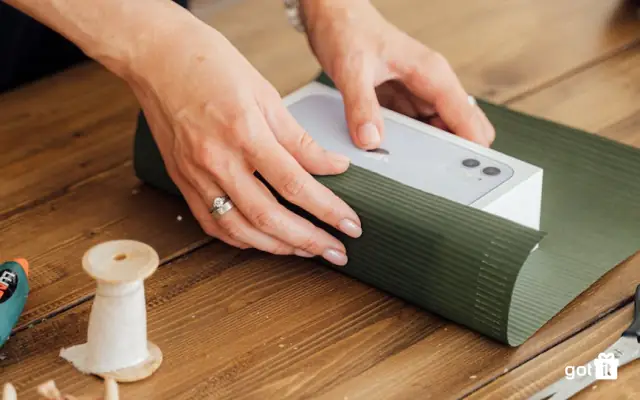 Ý Tưởng Tặng Quà Cho Bạn Trai: Hướng Dẫn Chọn Lựa Chu Đáo Và Ý Nghĩa